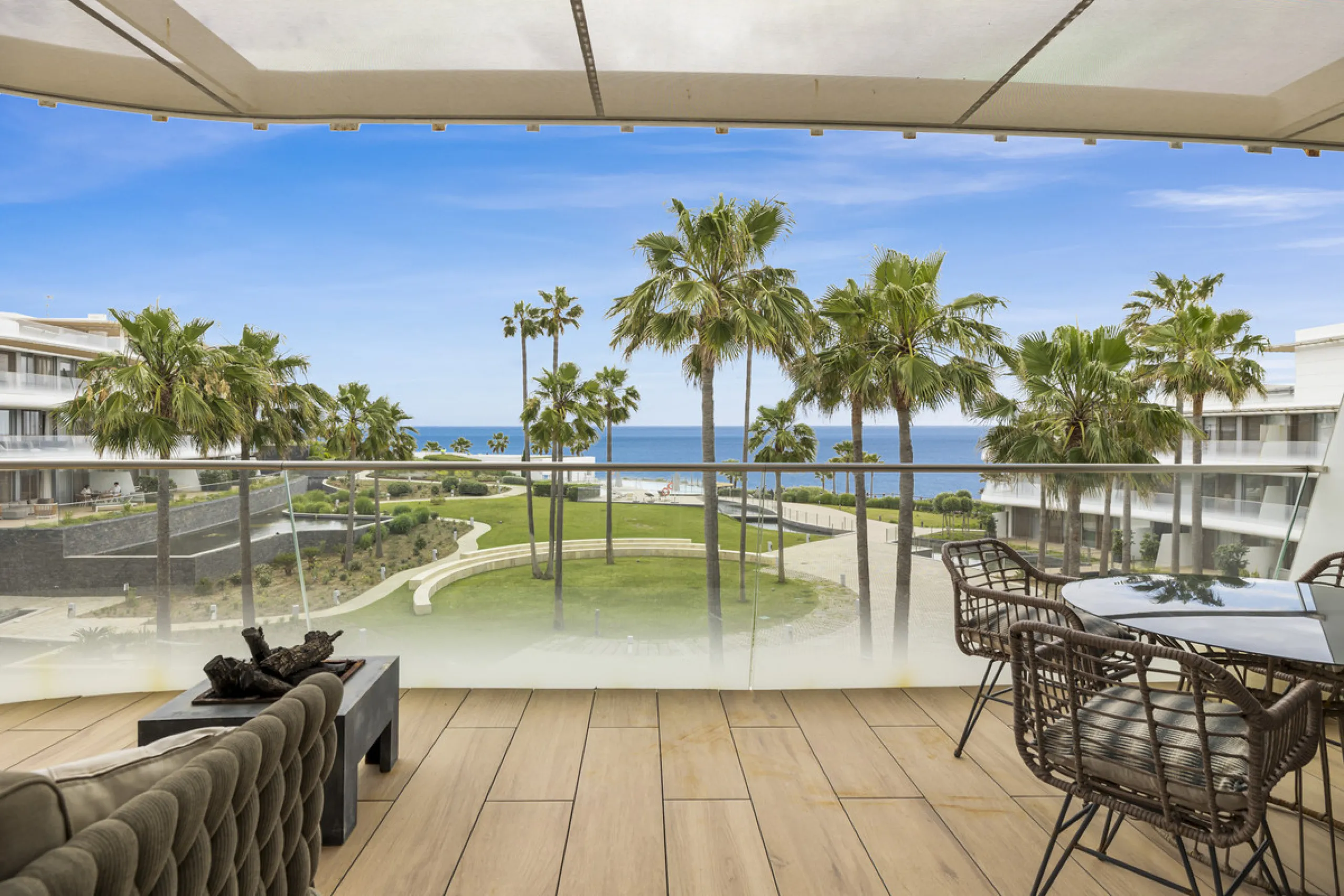 Exquisite Frontline Beach Apartment in Estepona