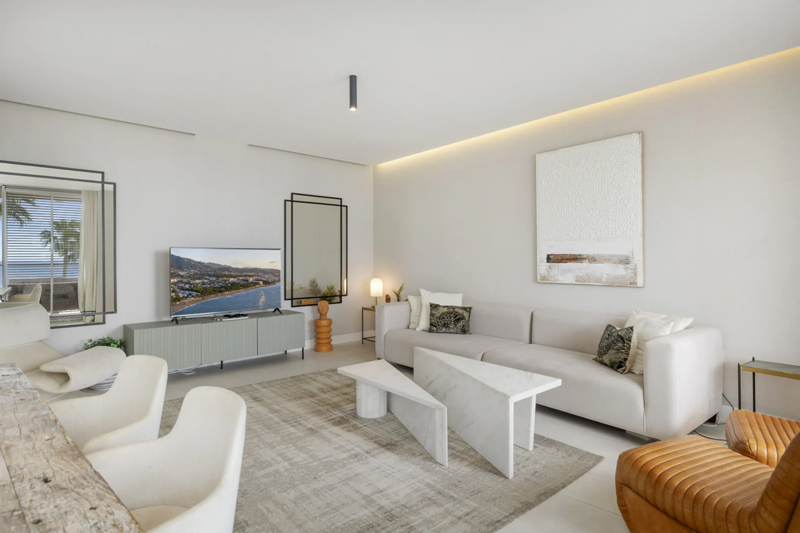 Exquisite Frontline Beach Apartment in Estepona