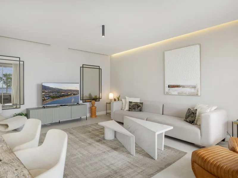 Exquisite Frontline Beach Apartment in Estepona