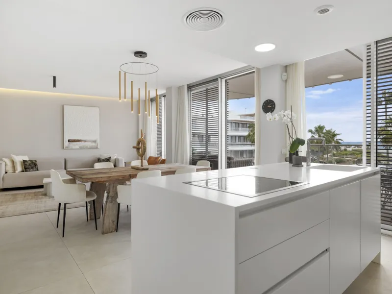 Exquisite Frontline Beach Apartment in Estepona