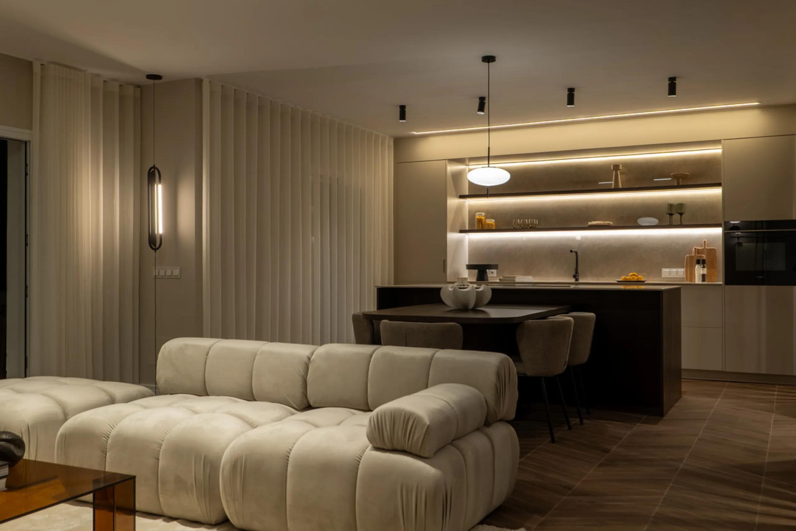 Apartment - Penthouse в продаже в Benahavís, Málaga. В доме 3 спален и 2 ванных комнат. Площадь дома 133 м²