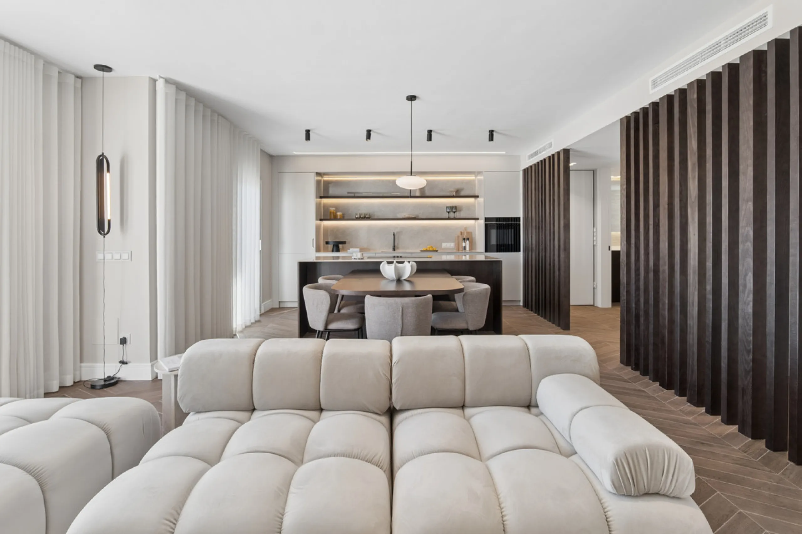 Apartment - Penthouse в продаже в Benahavís, Málaga. В доме 3 спален и 2 ванных комнат. Площадь дома 133 м²