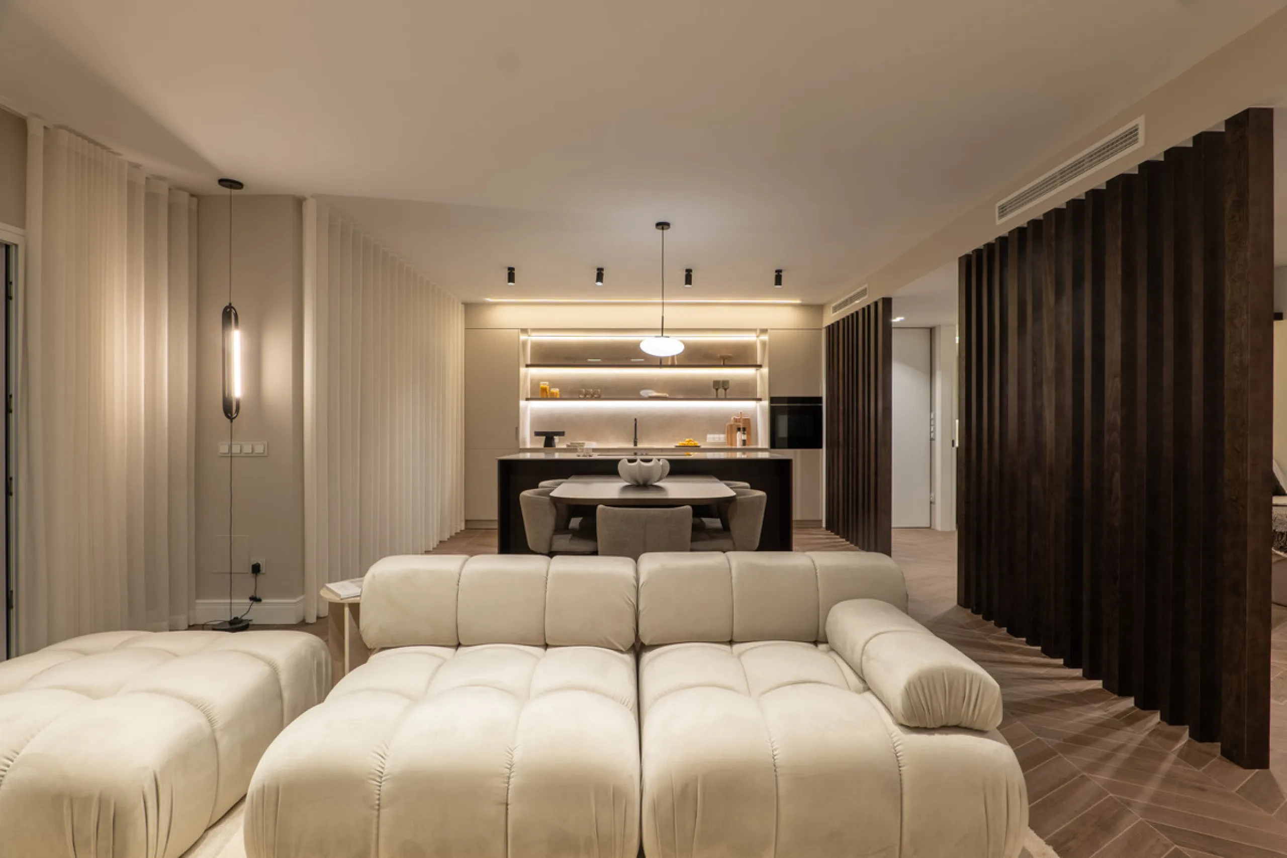 Apartment - Penthouse в продаже в Benahavís, Málaga. В доме 3 спален и 2 ванных комнат. Площадь дома 133 м²