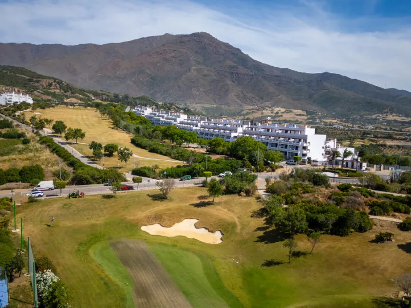 Set in the peaceful, family-friendly area of Valle Romano, just five minutes from Estepona town centre and the beach, this modern villa offers the perfect balance of comfort, privacy, and outdoor living. It also enjoys close proximity to several golf cour