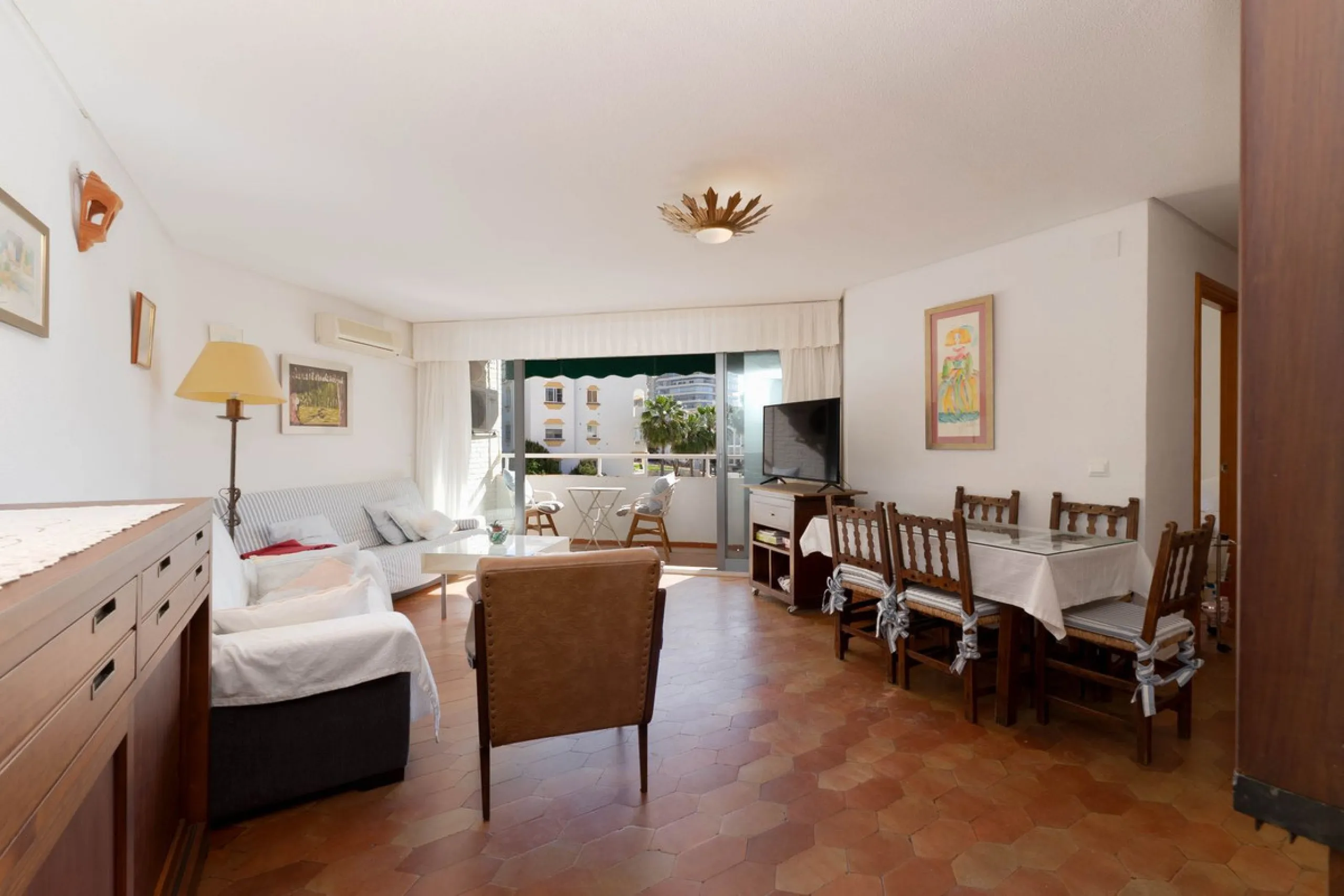 Experience the privilege of enjoying the sea and tranquility without sacrificing comfort.