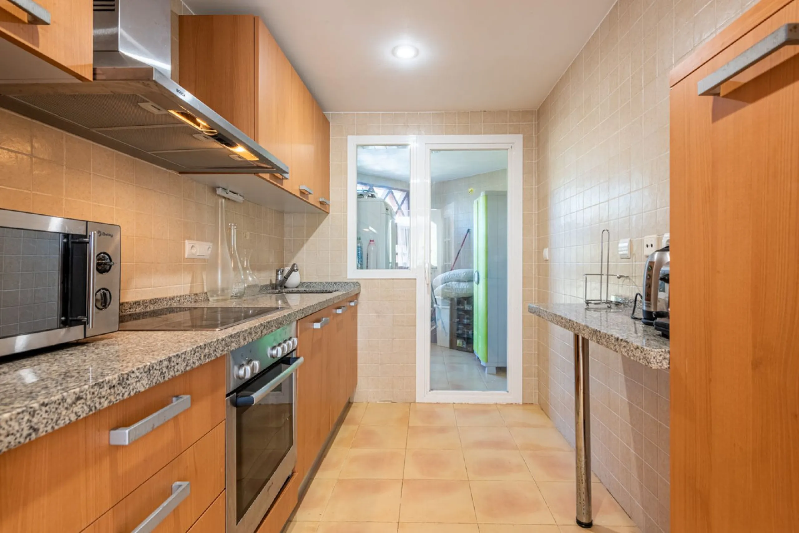 Discover this magnificent duplex penthouse located in the lower part of Los Arqueros, within the well-established and highly sought-after community of Los Eucaliptos — a residential enclave that perfectly combines privacy, natural surroundings and excelle