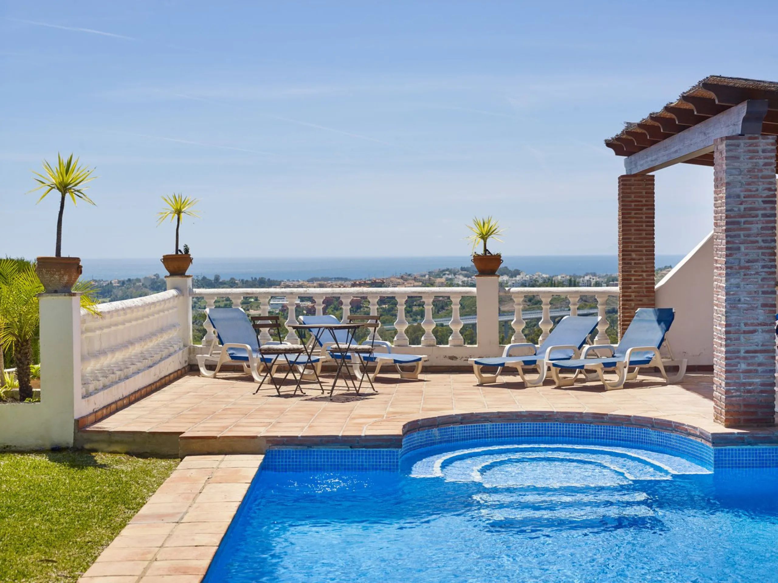 This charming 5 bedroom Andalucian villa is nestled in the exclusive enclave of Puerto de Los Almendros in Benahavis, surrounded by nature but still close to schools, supermarkets and town.. The property has been a much loved family home for over 4 decade
