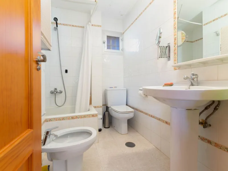 Experience the privilege of enjoying the sea and tranquility without sacrificing comfort.