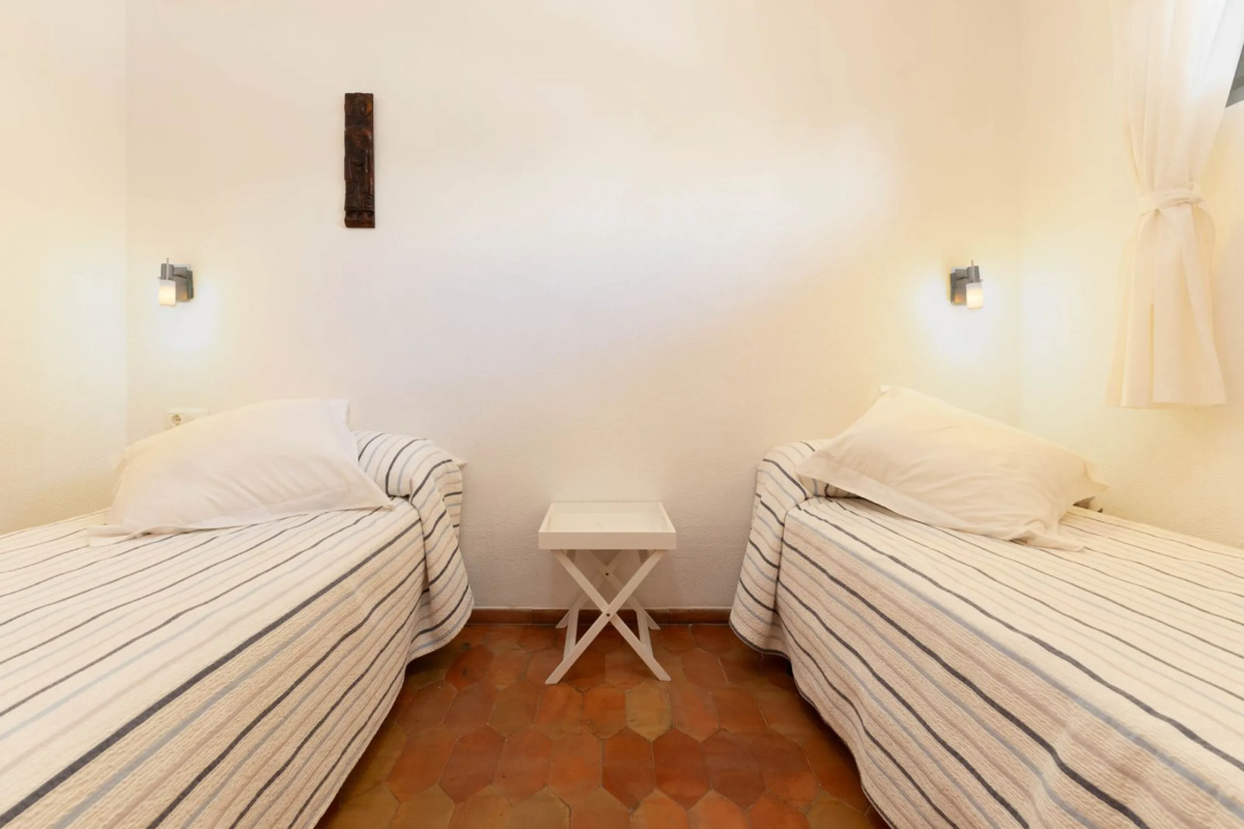 Experience the privilege of enjoying the sea and tranquility without sacrificing comfort.