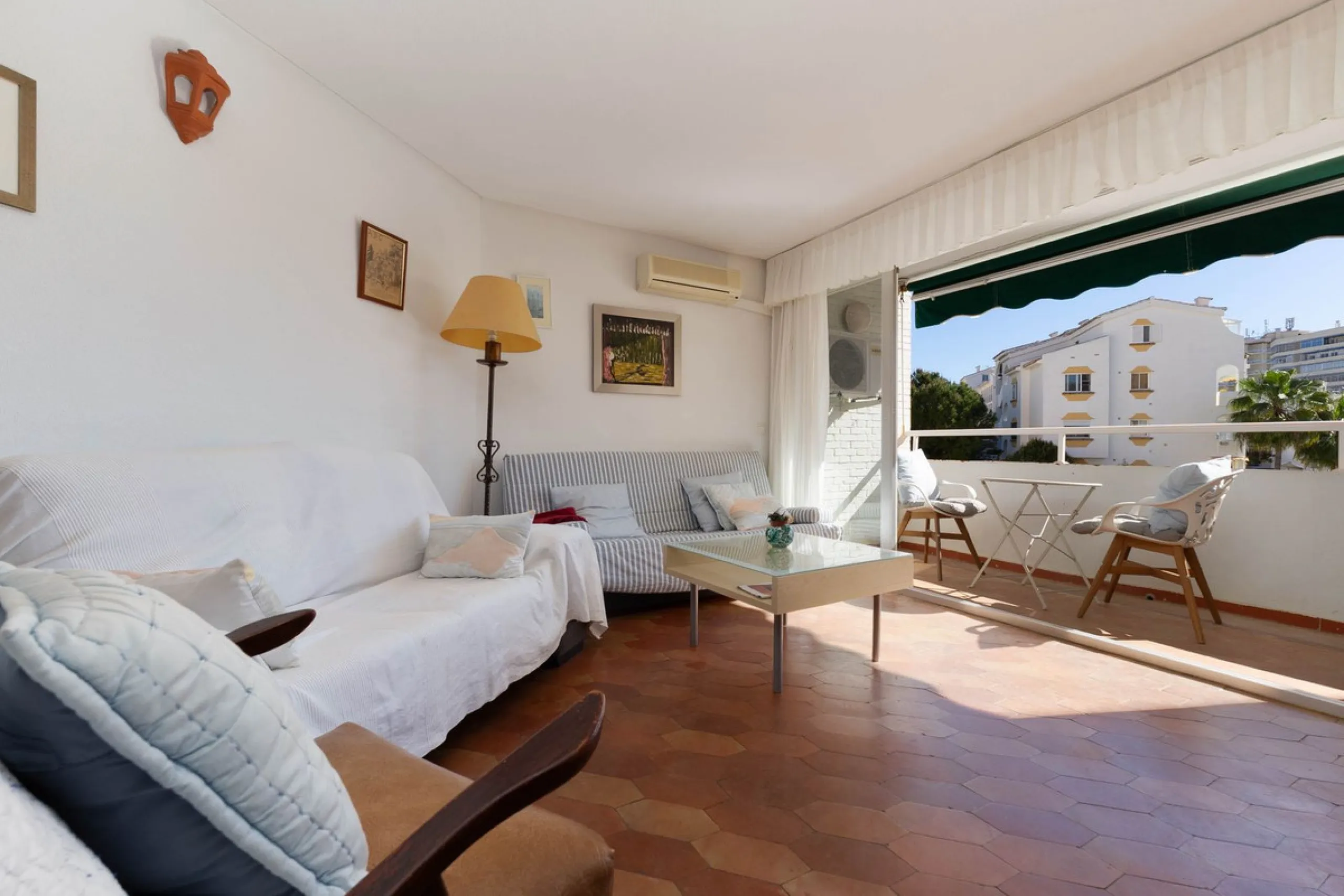 Experience the privilege of enjoying the sea and tranquility without sacrificing comfort.
