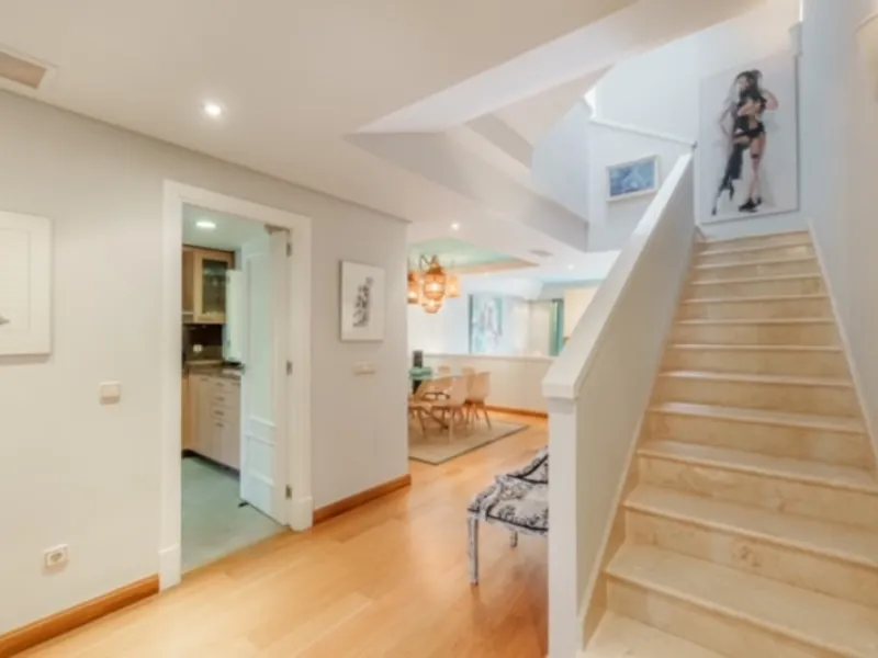 Located in the exclusive beachside community of Villas de Costalita, within walking distance to the beach, this elegant townhouse enjoys a peaceful setting in a beautifully maintained residential complex just moments from the sea.