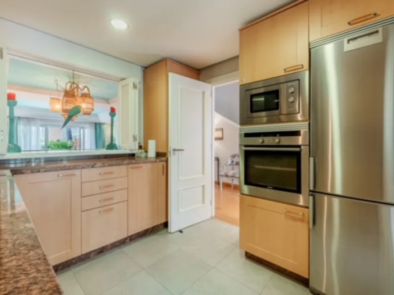 Located in the exclusive beachside community of Villas de Costalita, within walking distance to the beach, this elegant townhouse enjoys a peaceful setting in a beautifully maintained residential complex just moments from the sea.
