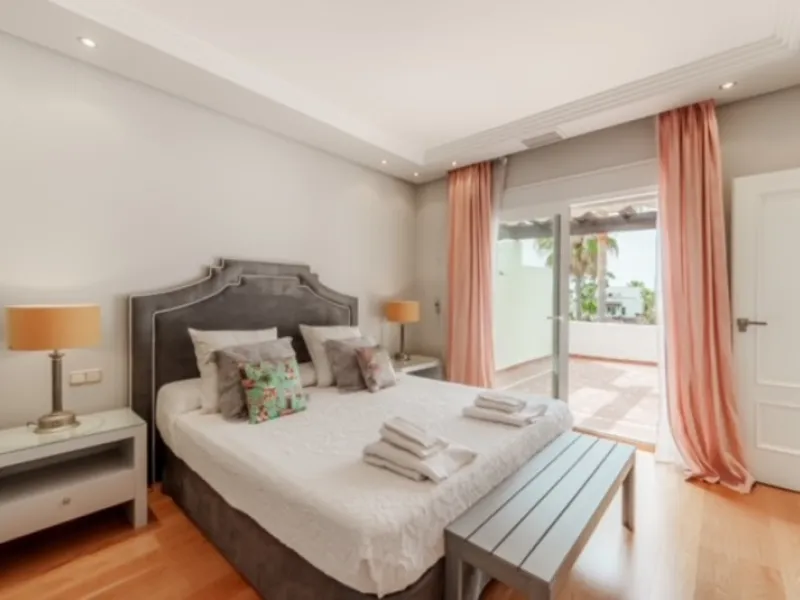 Located in the exclusive beachside community of Villas de Costalita, within walking distance to the beach, this elegant townhouse enjoys a peaceful setting in a beautifully maintained residential complex just moments from the sea.