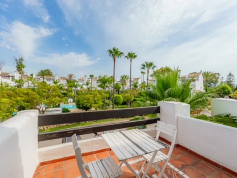 Located in the exclusive beachside community of Villas de Costalita, within walking distance to the beach, this elegant townhouse enjoys a peaceful setting in a beautifully maintained residential complex just moments from the sea.