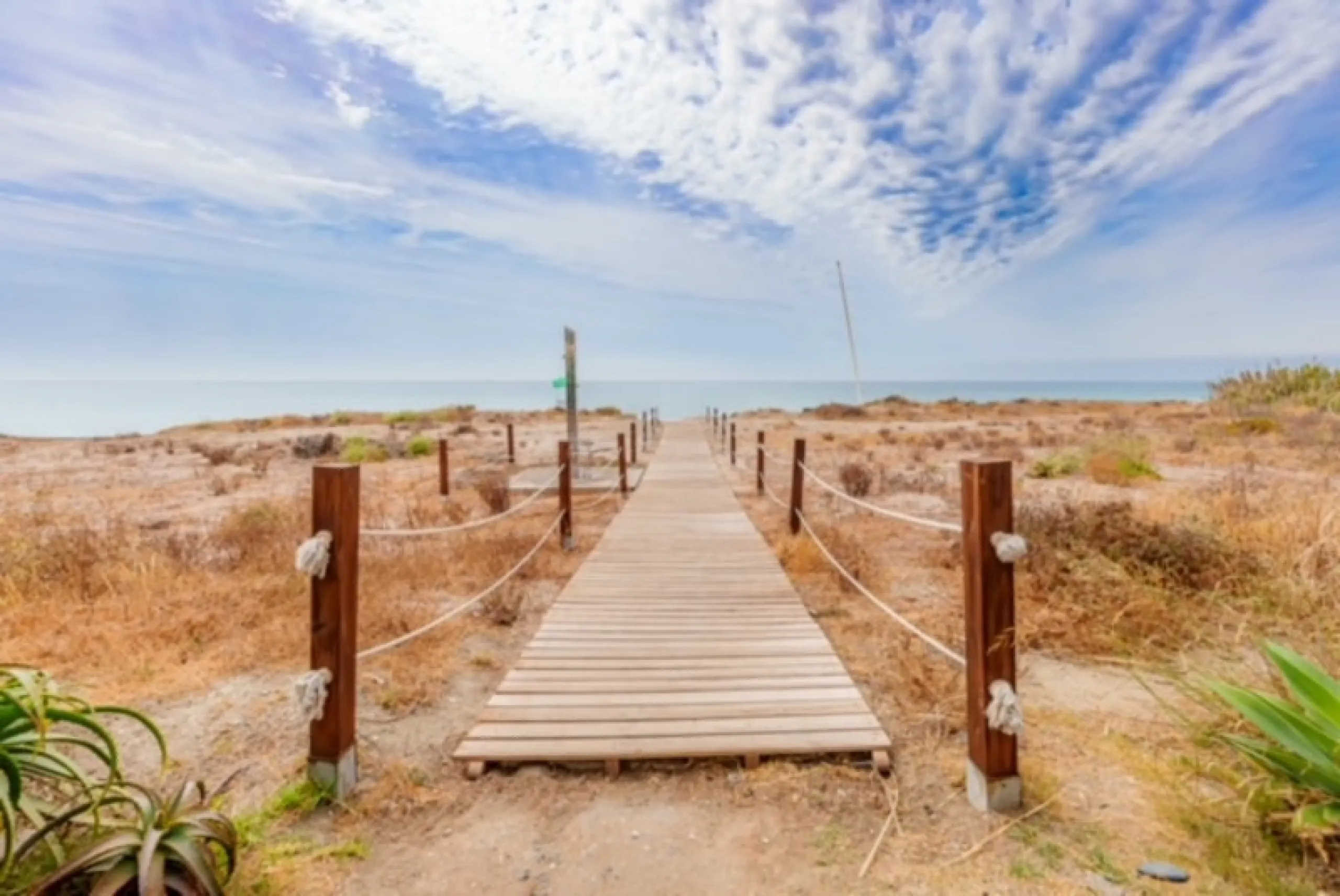 Located in the exclusive beachside community of Villas de Costalita, within walking distance to the beach, this elegant townhouse enjoys a peaceful setting in a beautifully maintained residential complex just moments from the sea.