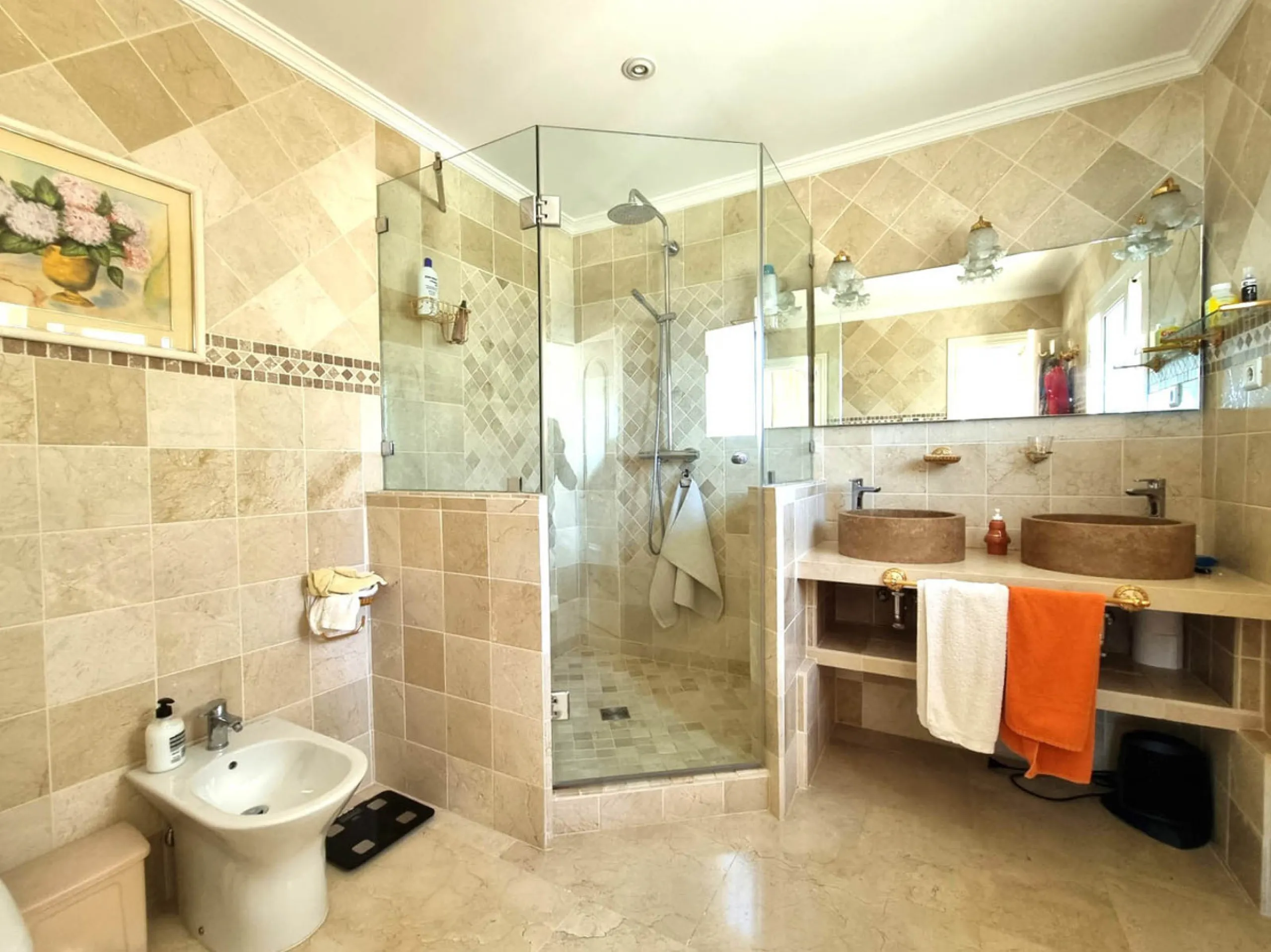 Located in the prestigious La Capellania area of the Costa del Sol, this exceptional 5-bedroom villa masterfully blends modern luxury with timeless Mediterranean charm, offering breathtaking panoramic sea views and an enviable lifestyle in one of southern