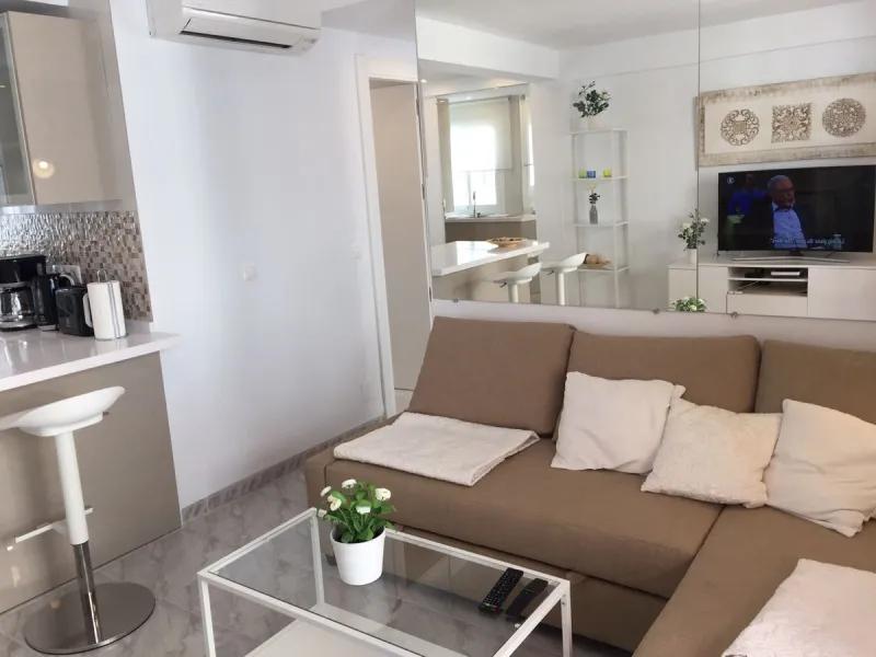 Apartment - Middle Floor Apartment в продаже в Fuengirola, Málaga. В доме 2 спален и 1 ванных комнат. Площадь дома 63 м²