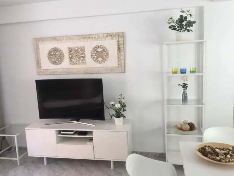 Apartment - Middle Floor Apartment в продаже в Fuengirola, Málaga. В доме 2 спален и 1 ванных комнат. Площадь дома 63 м²
