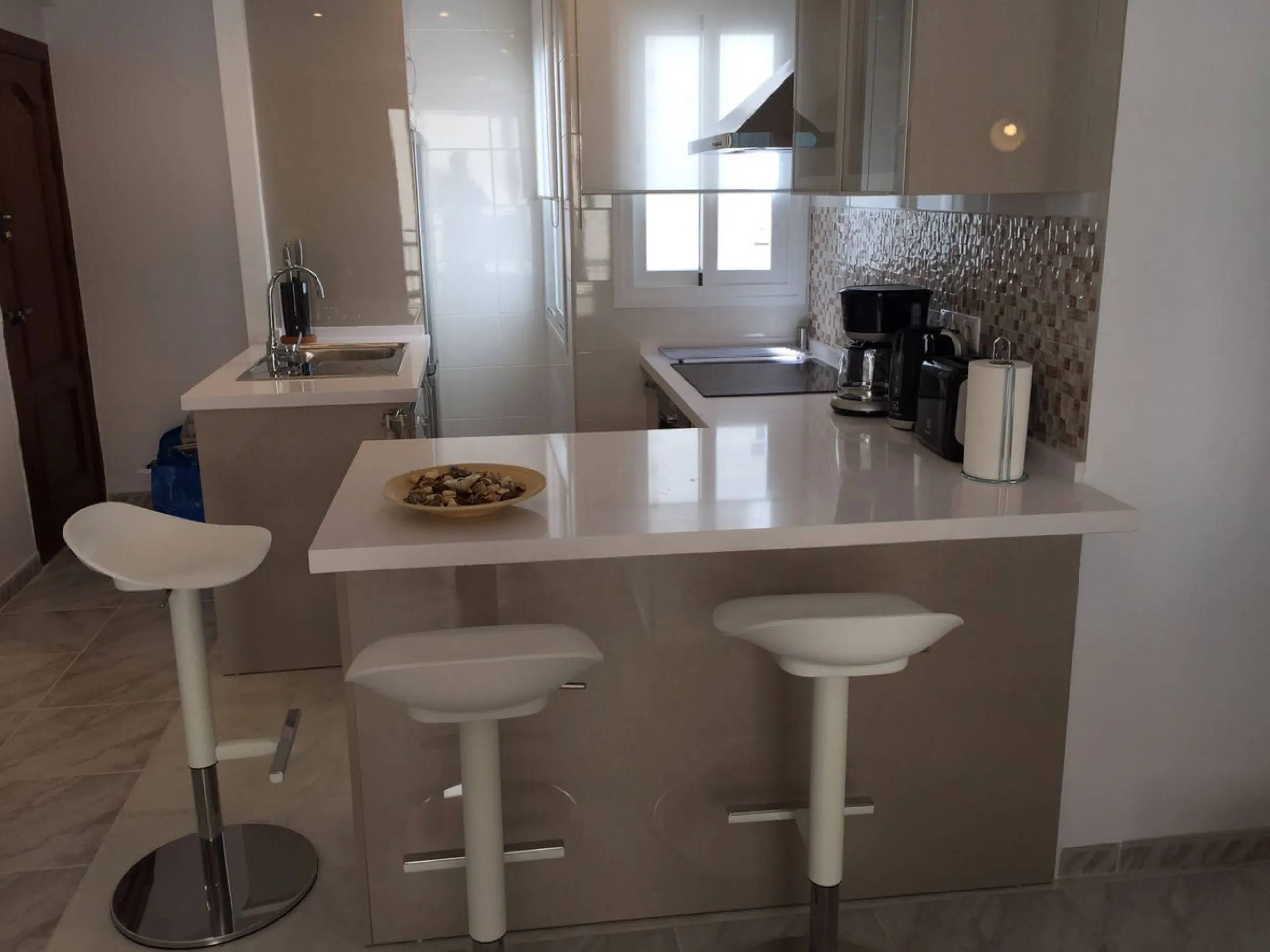 Apartment - Middle Floor Apartment в продаже в Fuengirola, Málaga. В доме 2 спален и 1 ванных комнат. Площадь дома 63 м²