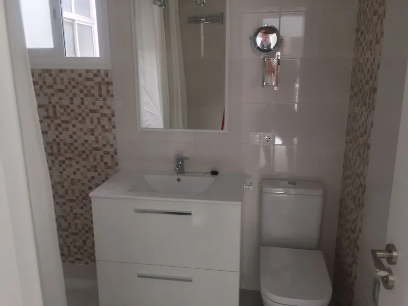 Apartment - Middle Floor Apartment в продаже в Fuengirola, Málaga. В доме 2 спален и 1 ванных комнат. Площадь дома 63 м²