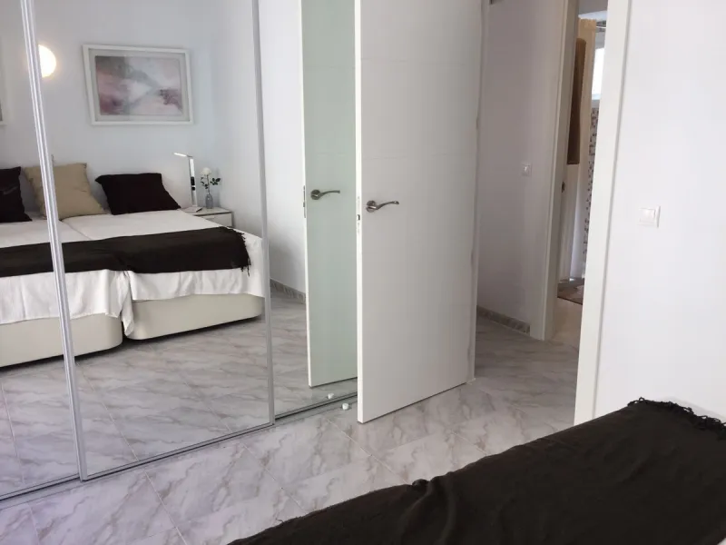 Apartment - Middle Floor Apartment в продаже в Fuengirola, Málaga. В доме 2 спален и 1 ванных комнат. Площадь дома 63 м²