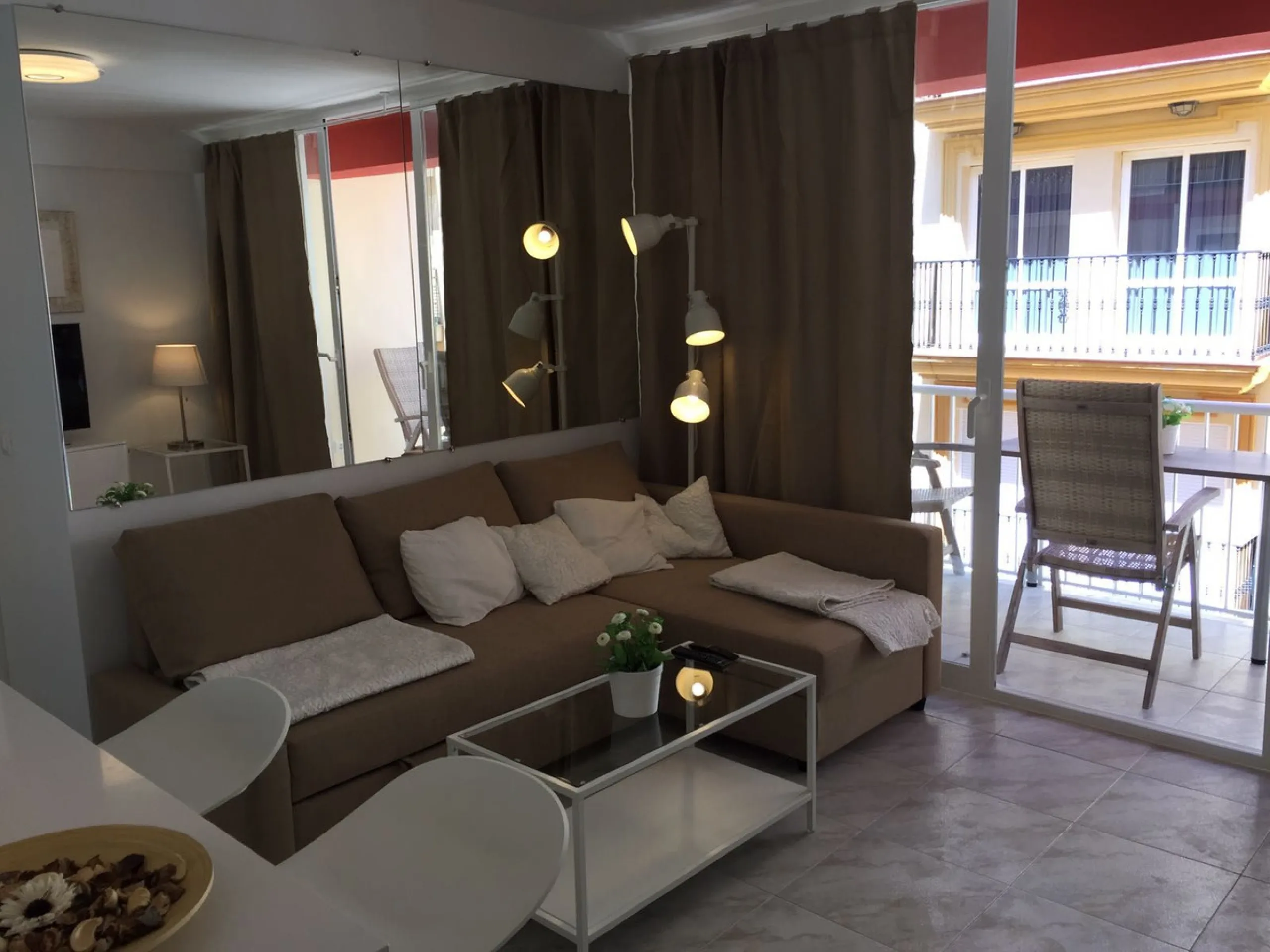 Apartment - Middle Floor Apartment в продаже в Fuengirola, Málaga. В доме 2 спален и 1 ванных комнат. Площадь дома 63 м²