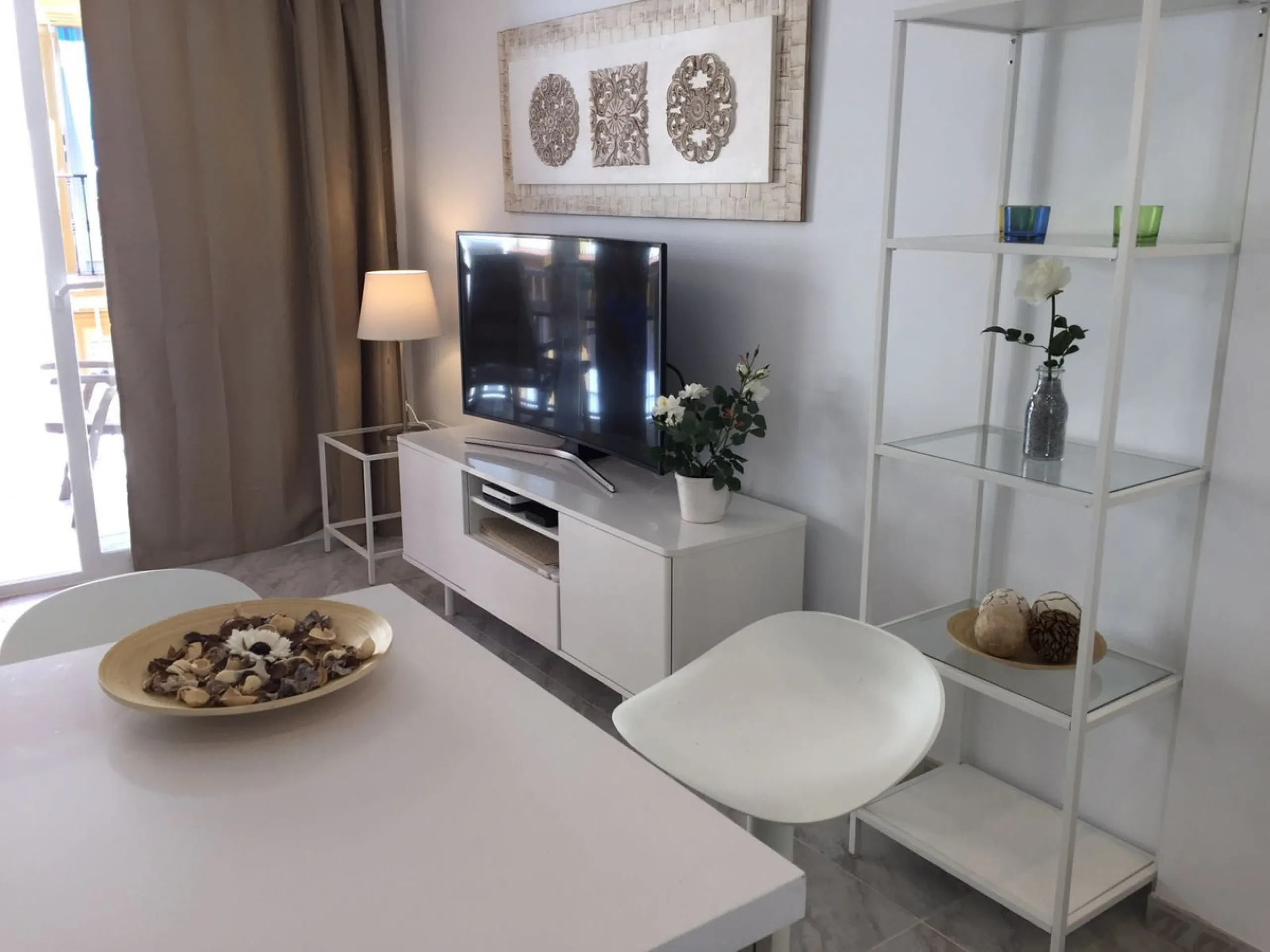 Apartment - Middle Floor Apartment в продаже в Fuengirola, Málaga. В доме 2 спален и 1 ванных комнат. Площадь дома 63 м²