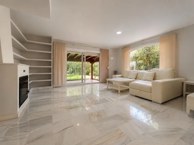 Corner Townhouse with Large Private Garden in Lomas de Monte Biarritz