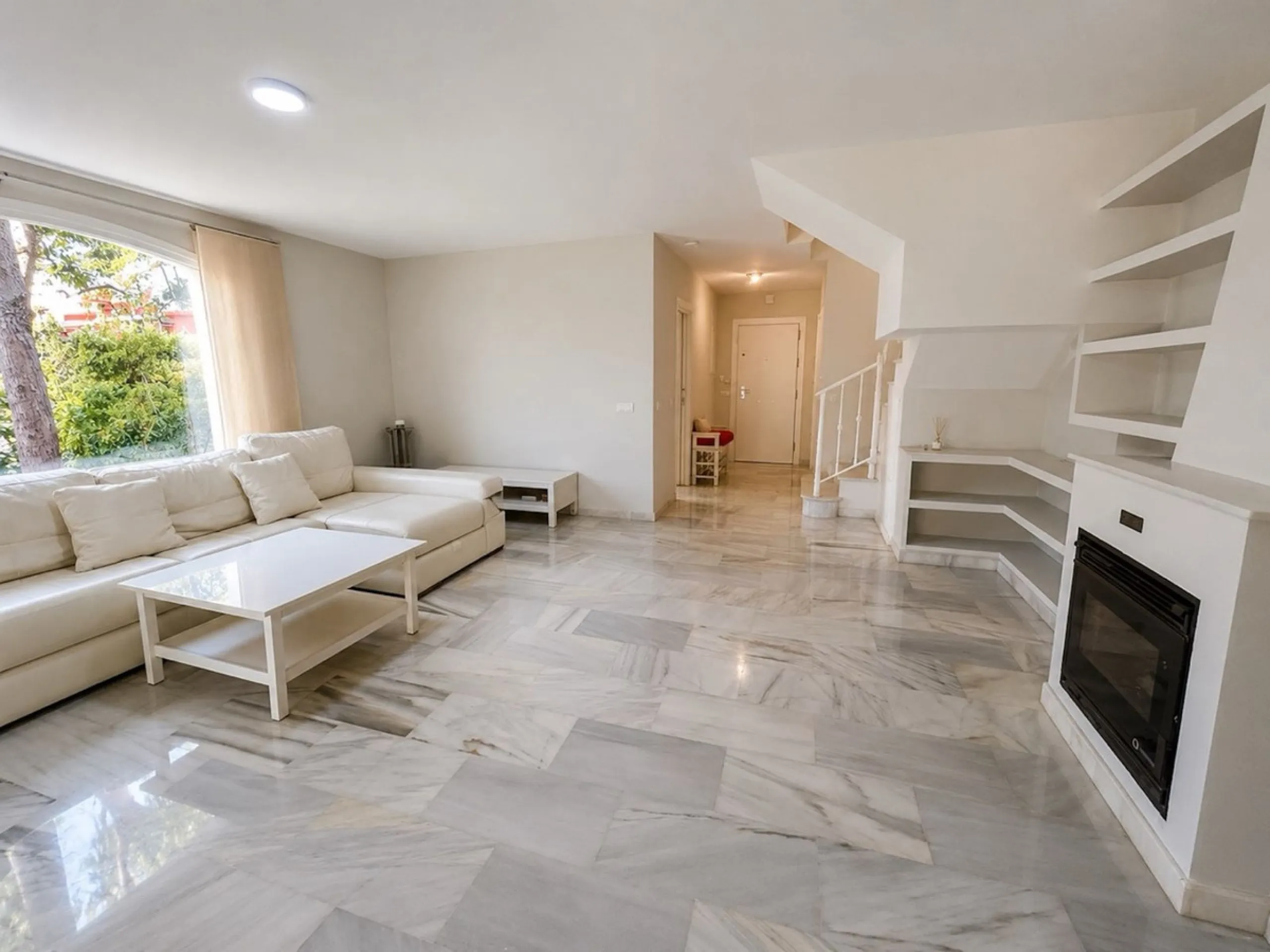 Corner Townhouse with Large Private Garden in Lomas de Monte Biarritz
