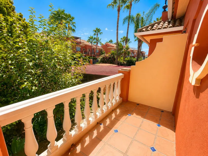 Corner Townhouse with Large Private Garden in Lomas de Monte Biarritz