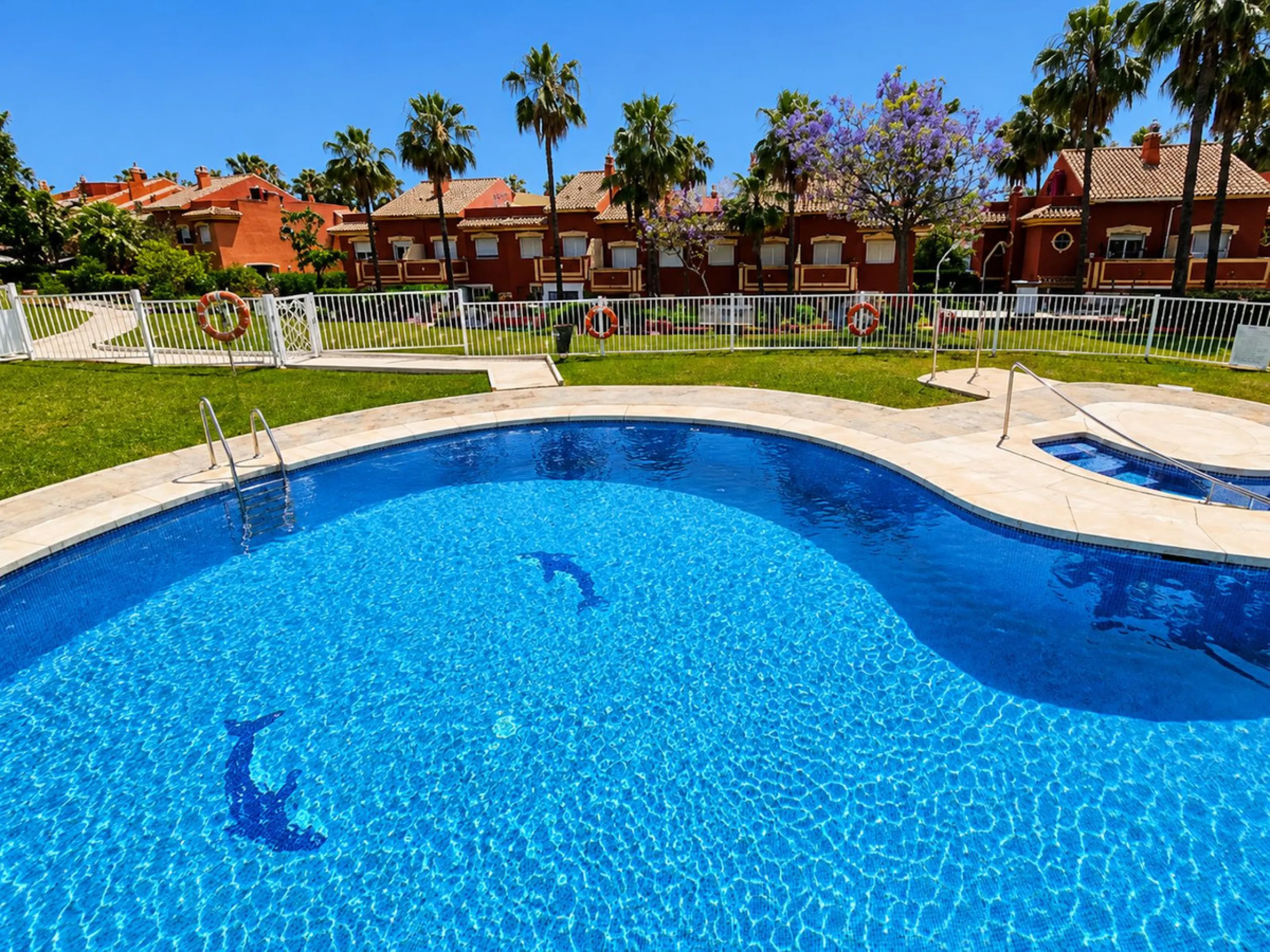 Corner Townhouse with Large Private Garden in Lomas de Monte Biarritz
