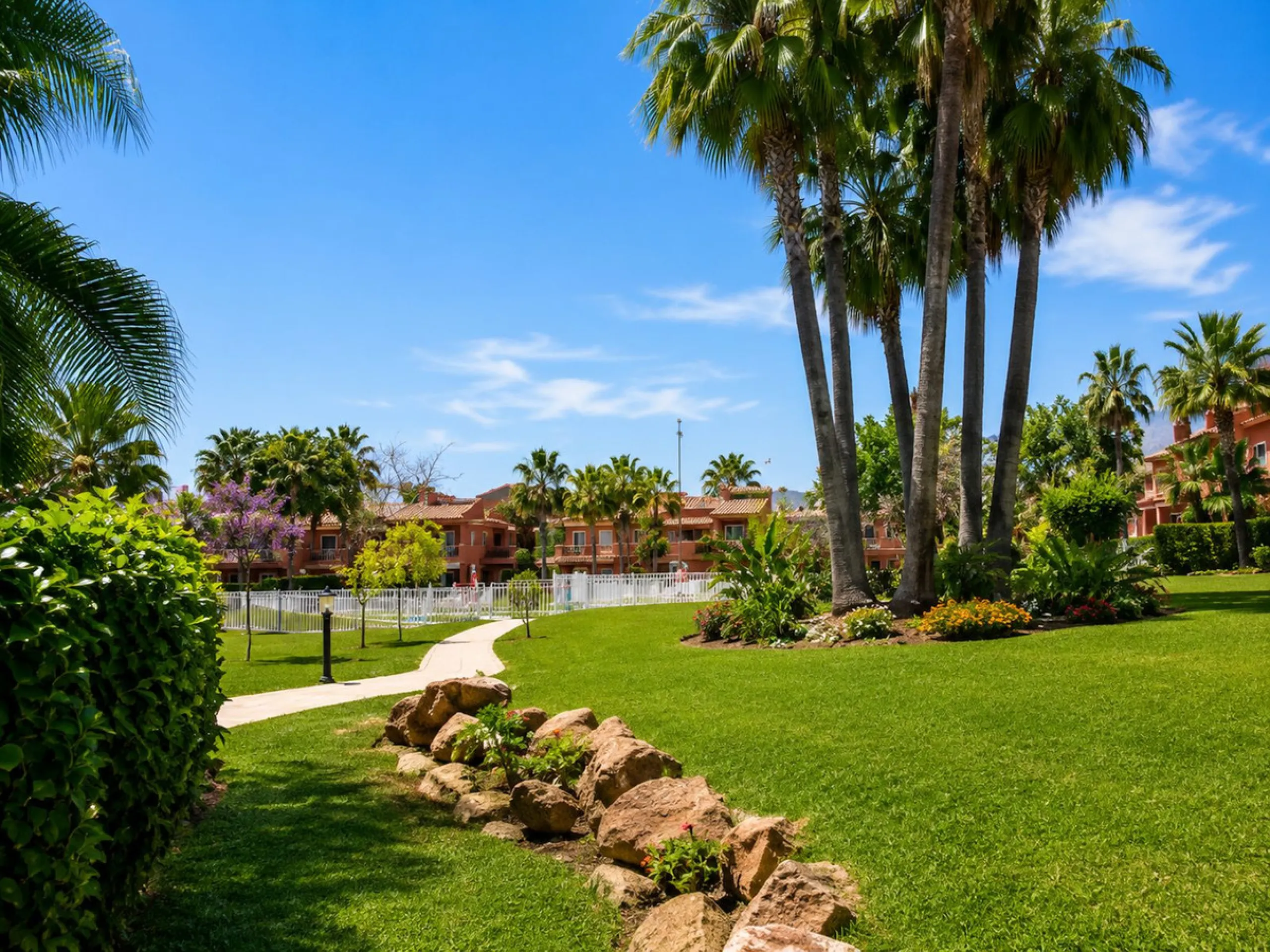 Corner Townhouse with Large Private Garden in Lomas de Monte Biarritz