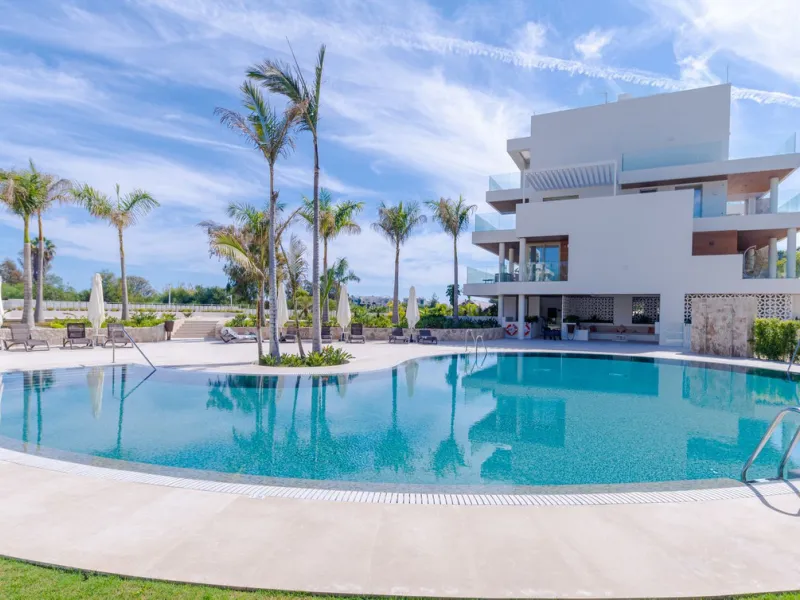 Benalus, Golden Mile – Contemporary Sea-View Residence