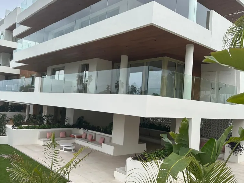 Benalus, Golden Mile – Contemporary Sea-View Residence