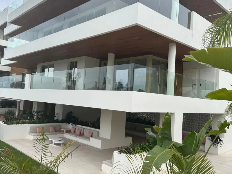 Benalus, Golden Mile – Contemporary Sea-View Residence