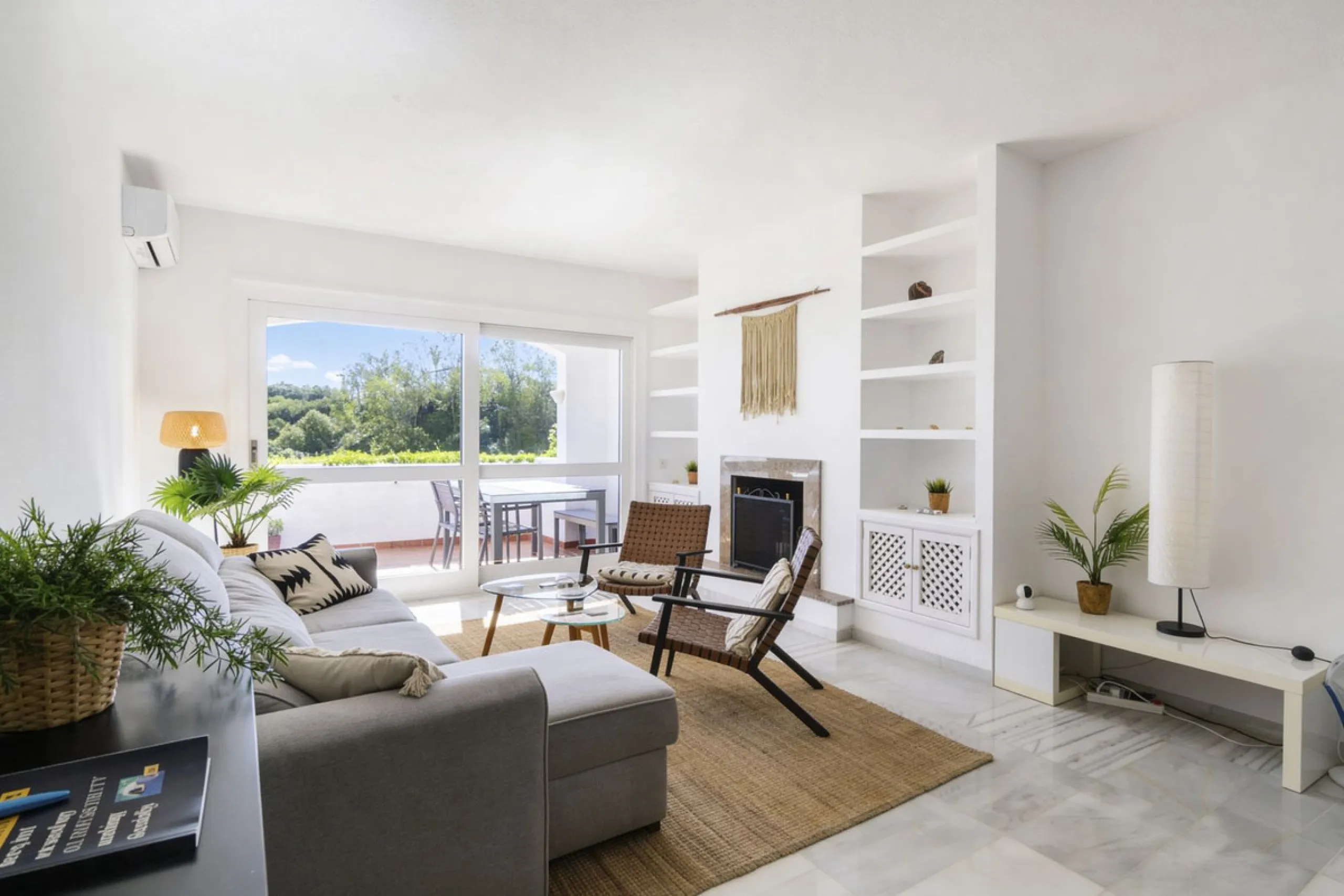 2-Bedroom Apartment with Panoramic Sea Views and 3-Bedroom Conversion Potential – Puerto del Almendro, Los Arqueros