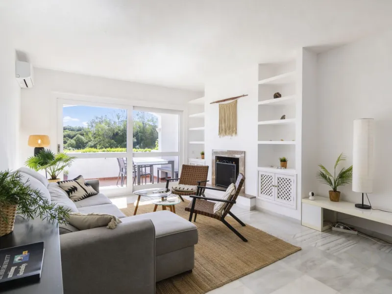 2-Bedroom Apartment with Panoramic Sea Views and 3-Bedroom Conversion Potential – Puerto del Almendro, Los Arqueros