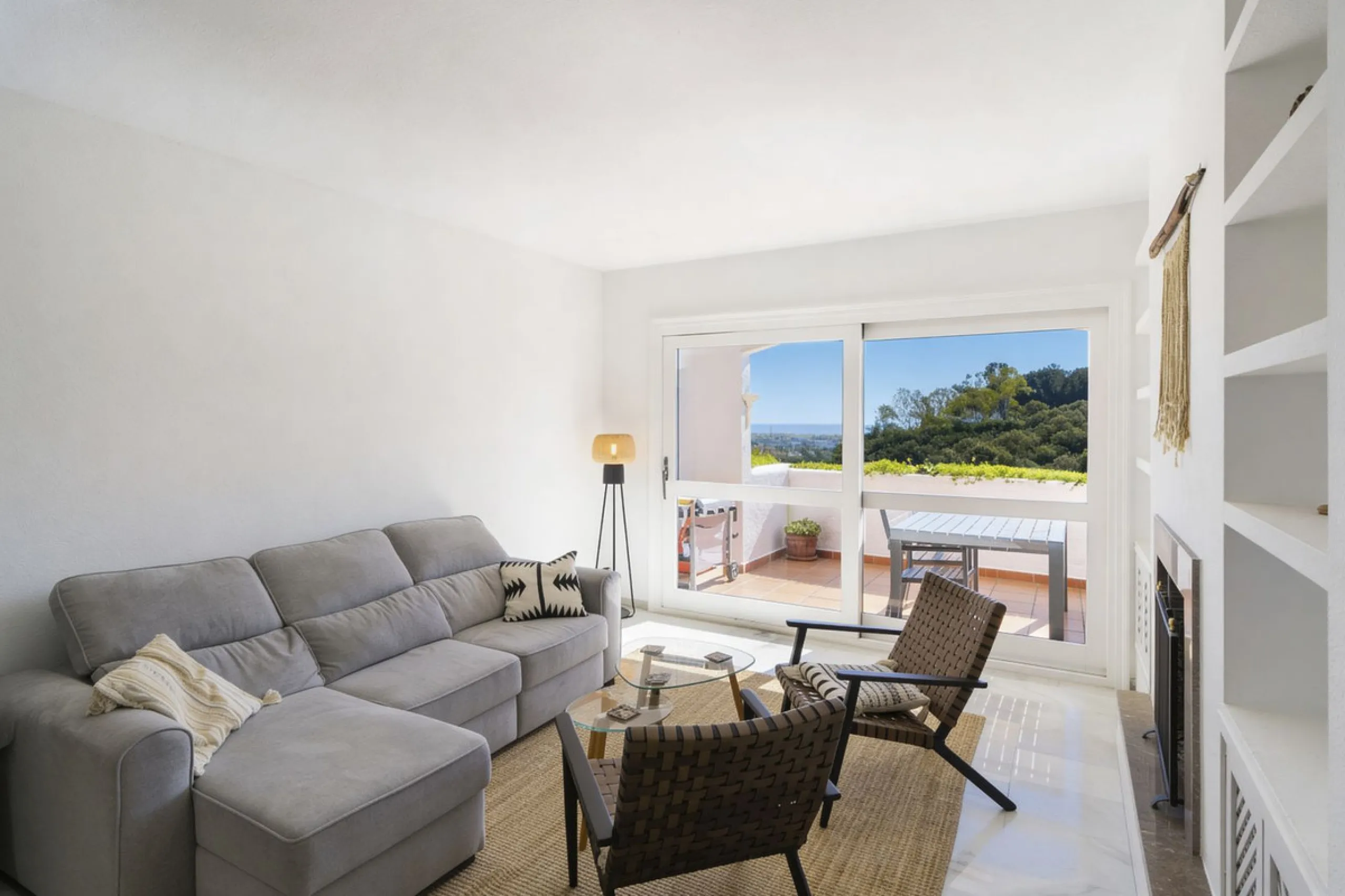 2-Bedroom Apartment with Panoramic Sea Views and 3-Bedroom Conversion Potential – Puerto del Almendro, Los Arqueros