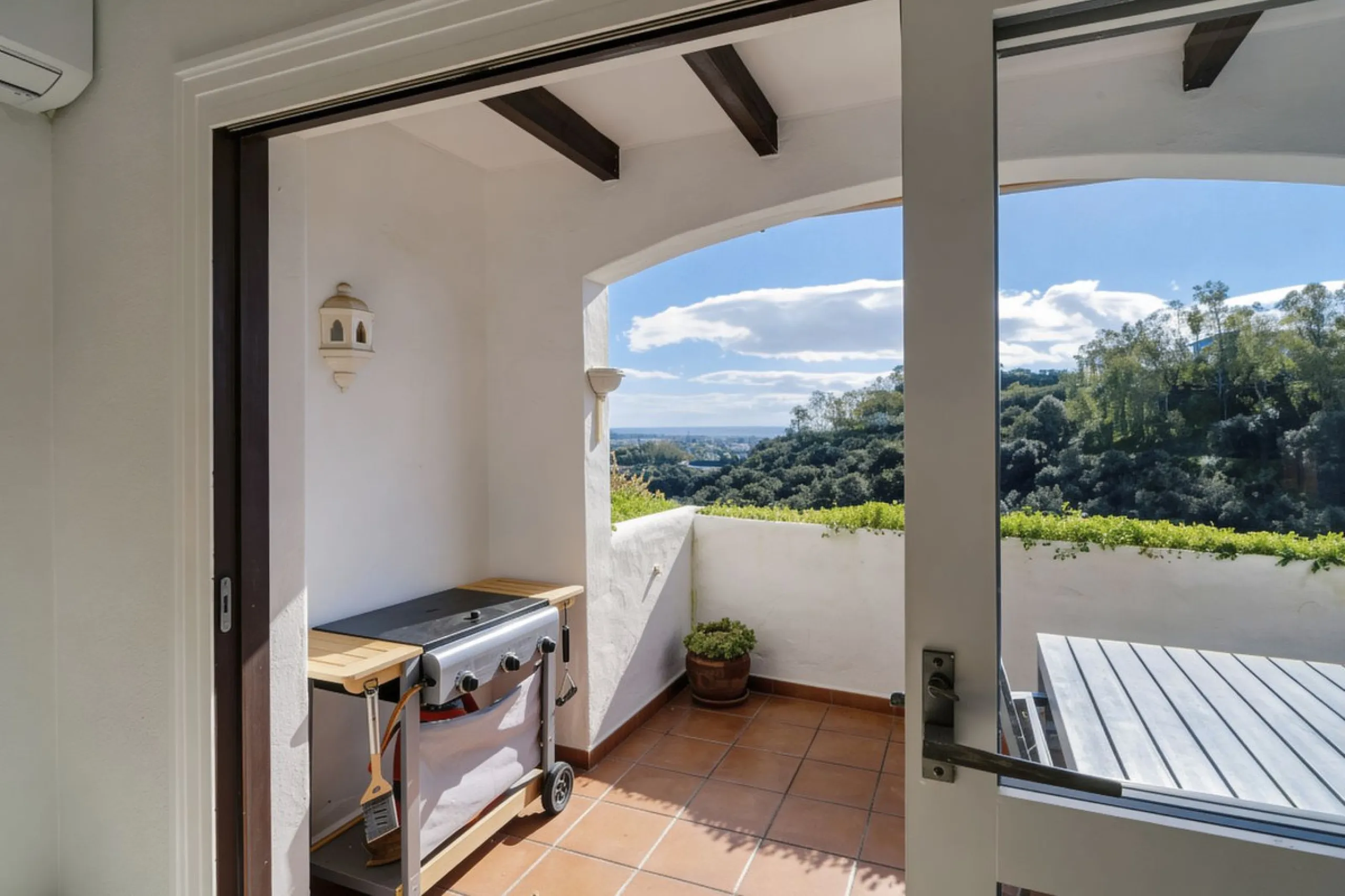 2-Bedroom Apartment with Panoramic Sea Views and 3-Bedroom Conversion Potential – Puerto del Almendro, Los Arqueros