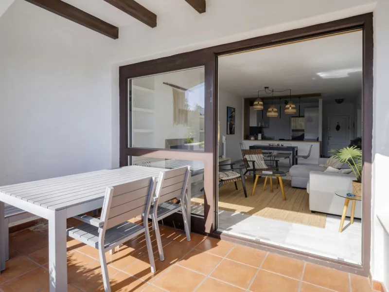 2-Bedroom Apartment with Panoramic Sea Views and 3-Bedroom Conversion Potential – Puerto del Almendro, Los Arqueros