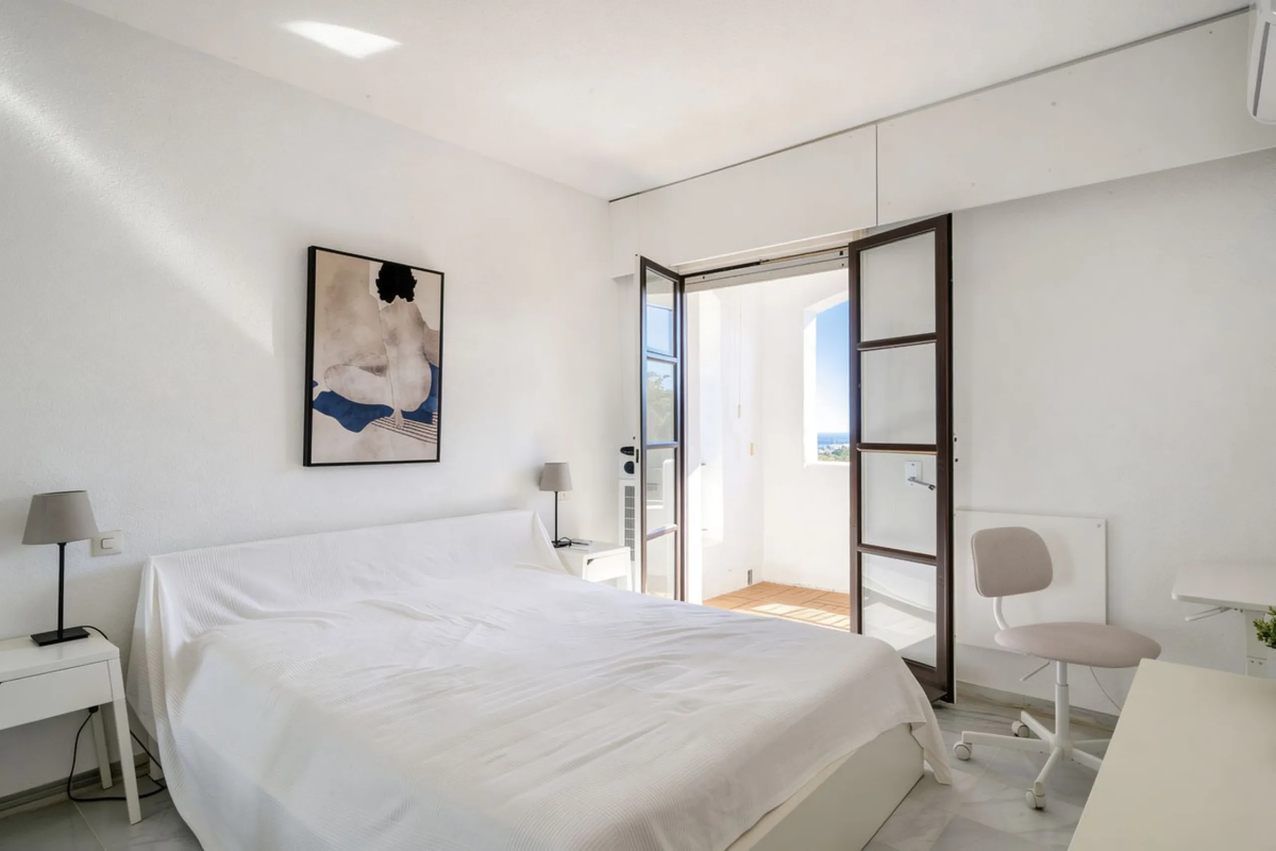 2-Bedroom Apartment with Panoramic Sea Views and 3-Bedroom Conversion Potential – Puerto del Almendro, Los Arqueros