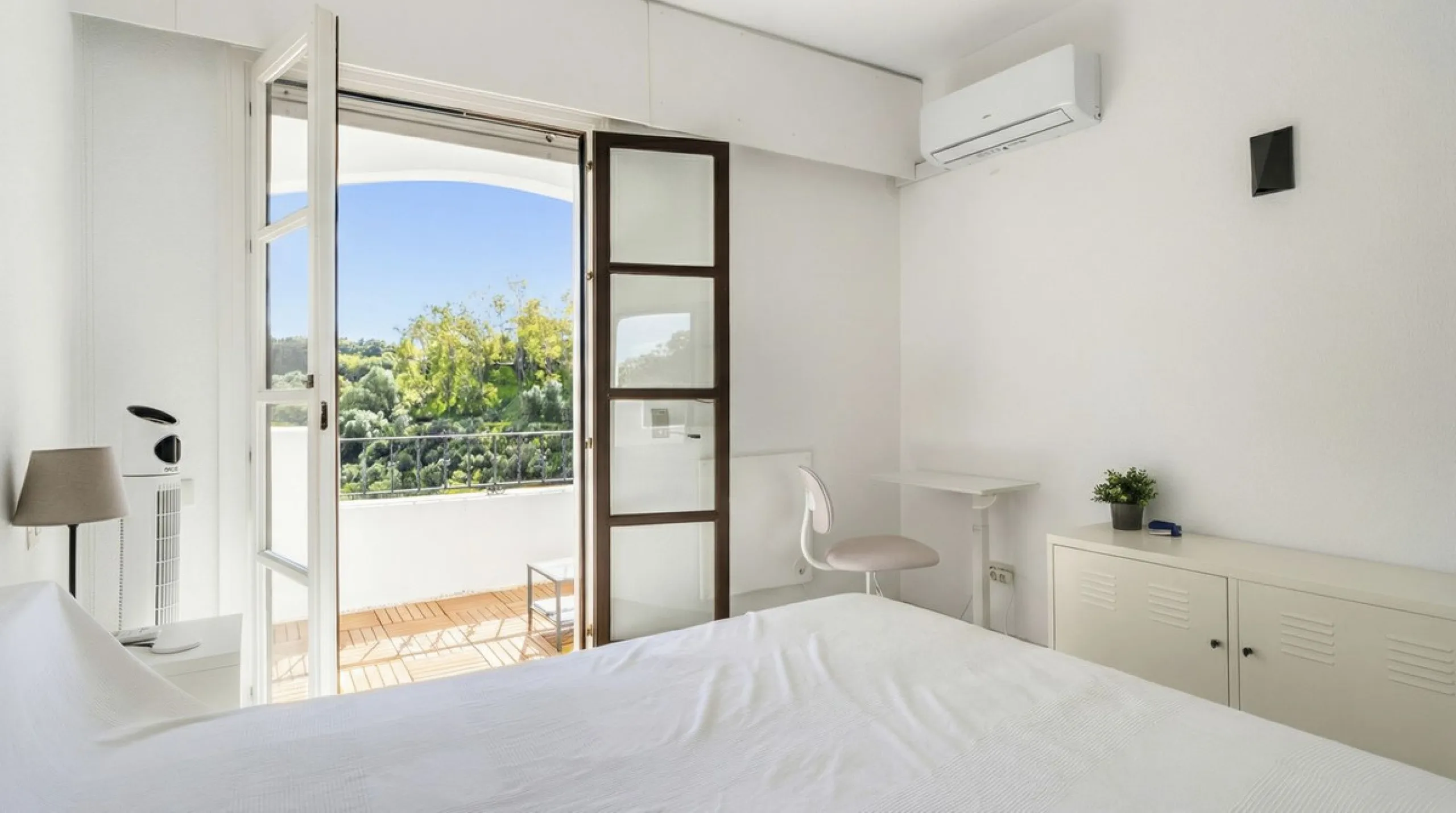 2-Bedroom Apartment with Panoramic Sea Views and 3-Bedroom Conversion Potential – Puerto del Almendro, Los Arqueros