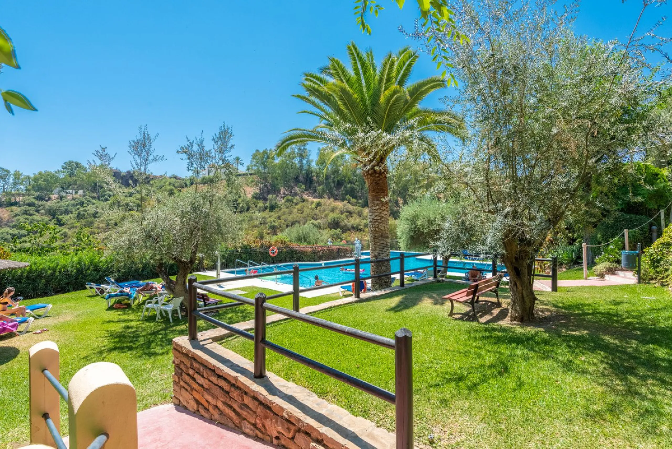 2-Bedroom Apartment with Panoramic Sea Views and 3-Bedroom Conversion Potential – Puerto del Almendro, Los Arqueros