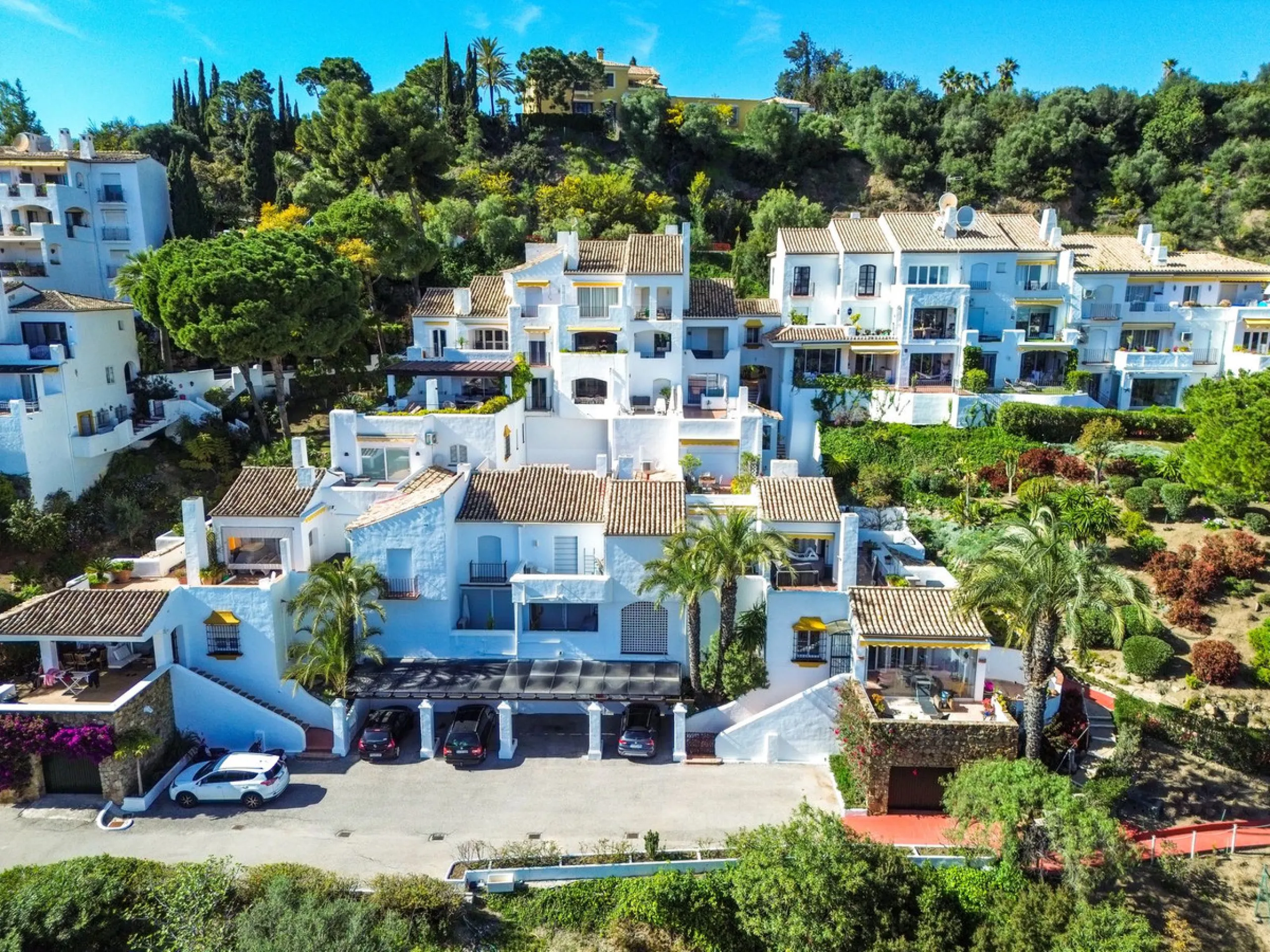 2-Bedroom Apartment with Panoramic Sea Views and 3-Bedroom Conversion Potential – Puerto del Almendro, Los Arqueros