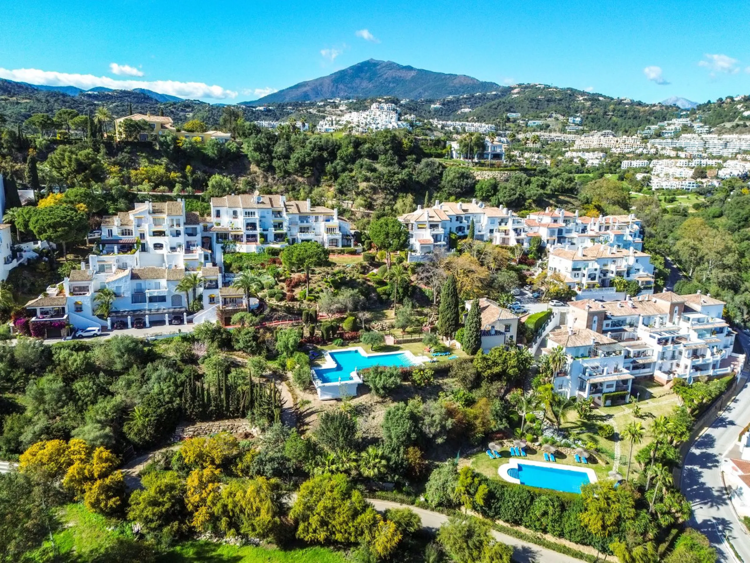 2-Bedroom Apartment with Panoramic Sea Views and 3-Bedroom Conversion Potential – Puerto del Almendro, Los Arqueros