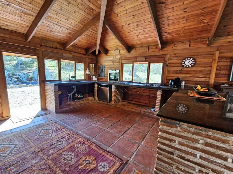Commercial - Farm в продаже в Coín, Málaga. В доме 3 спален и 2 ванных комнат. Площадь дома 163 м². Площадь участка 10620 м²