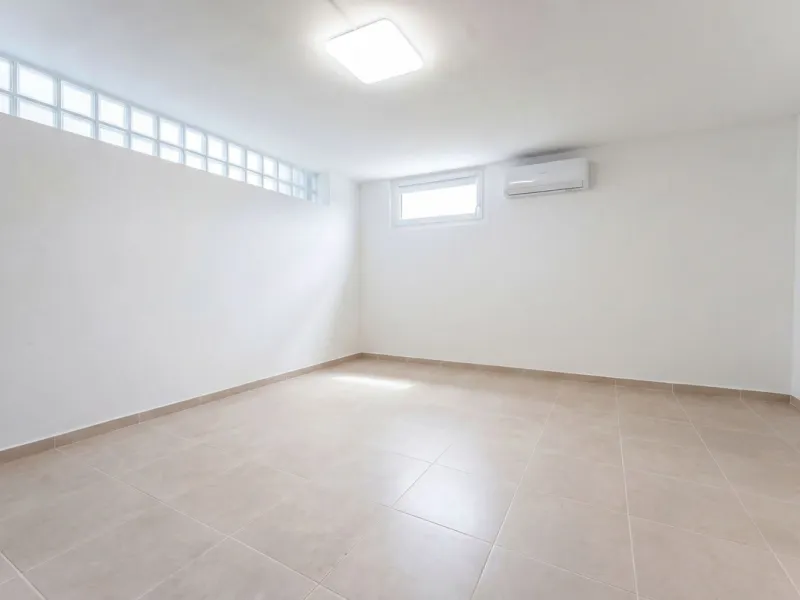 House - Detached Villa в продаже в Benalmadena, Málaga. В доме 5 спален и 4 ванных комнат. Площадь дома 258 м². Площадь участка 629 м²