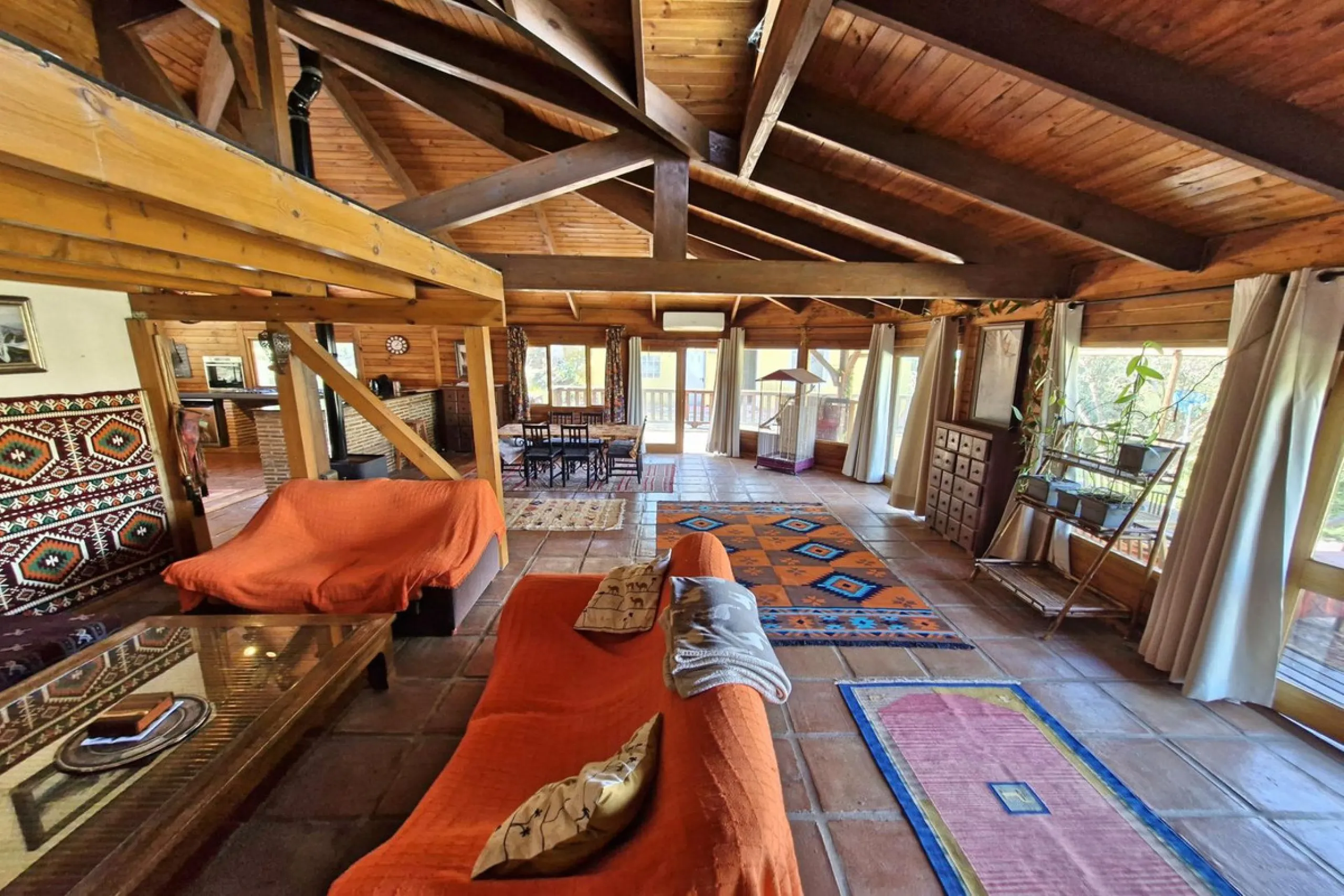 Commercial - Farm в продаже в Coín, Málaga. В доме 3 спален и 2 ванных комнат. Площадь дома 163 м². Площадь участка 10620 м²