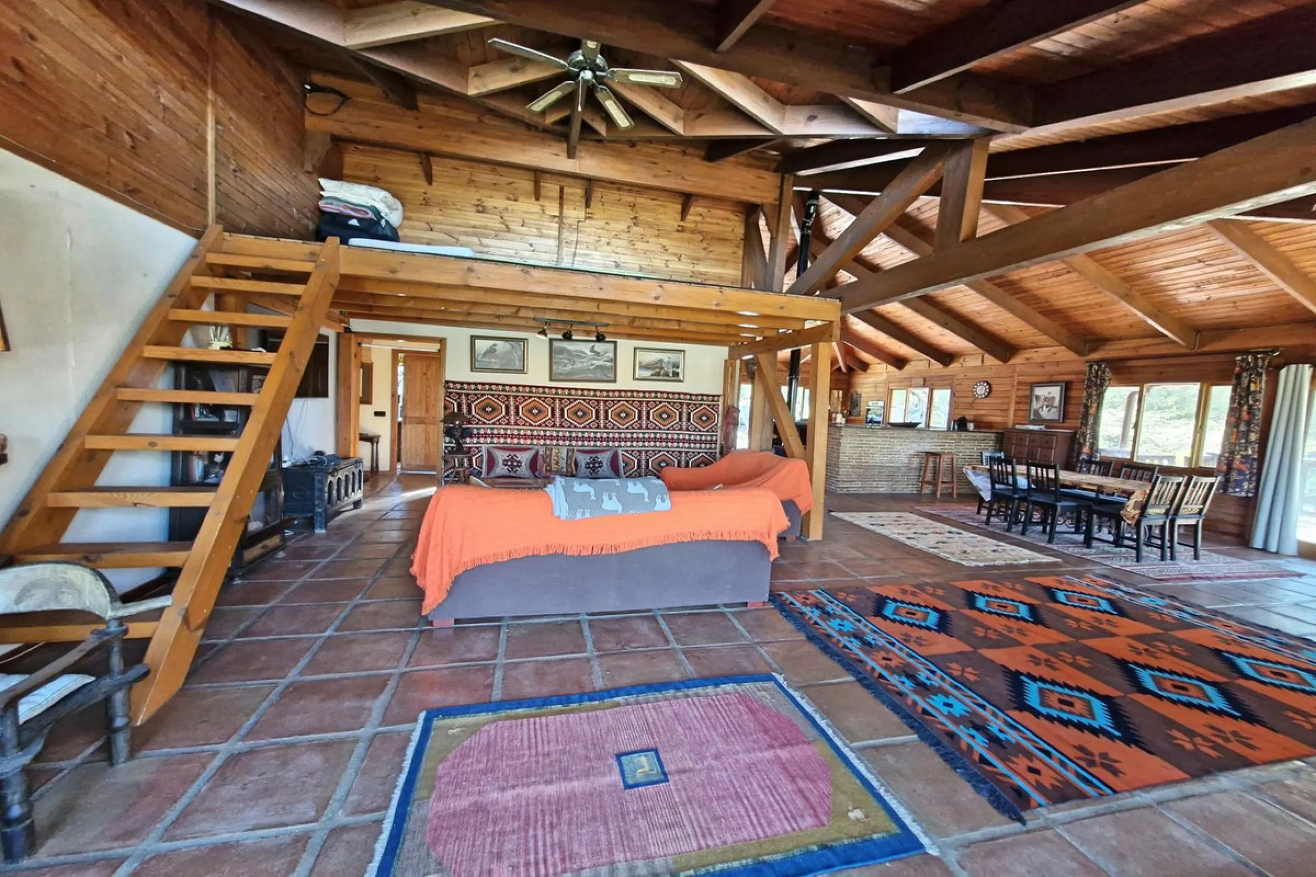 Commercial - Farm в продаже в Coín, Málaga. В доме 3 спален и 2 ванных комнат. Площадь дома 163 м². Площадь участка 10620 м²