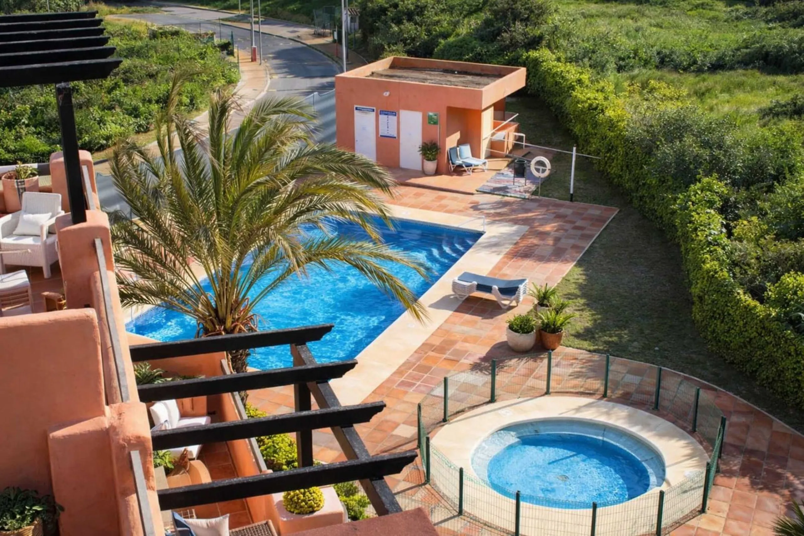 Apartment - Penthouse Duplex в продаже в Casares, Málaga. В доме 2 спален и 2 ванных комнат. Площадь дома 85 м²